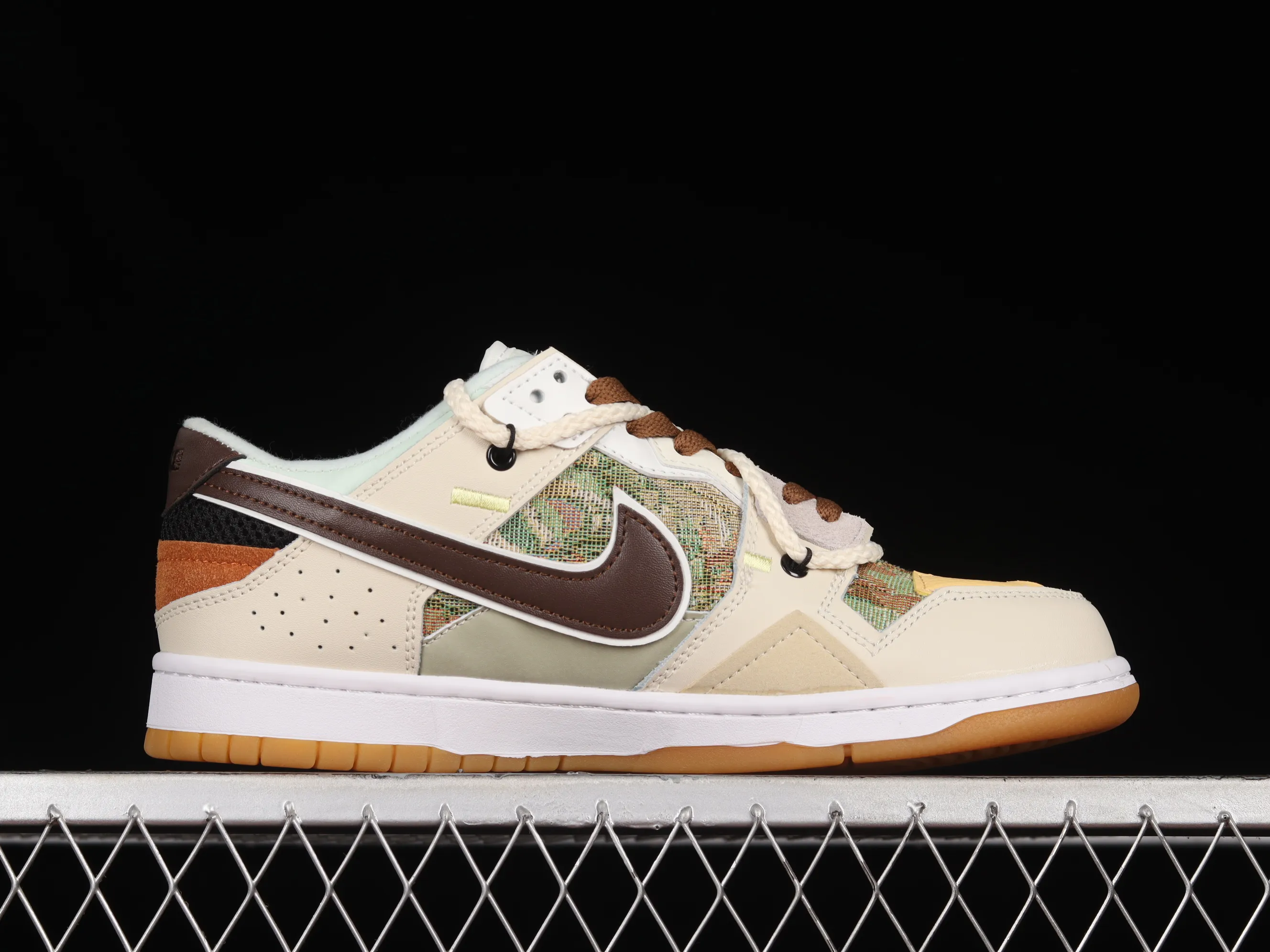 All categories Nk SB Dunk series Nk SB Dunk Low low-top skate shoes Nk Dunk Scrap stitching low-top skate shoes BD0500-100
